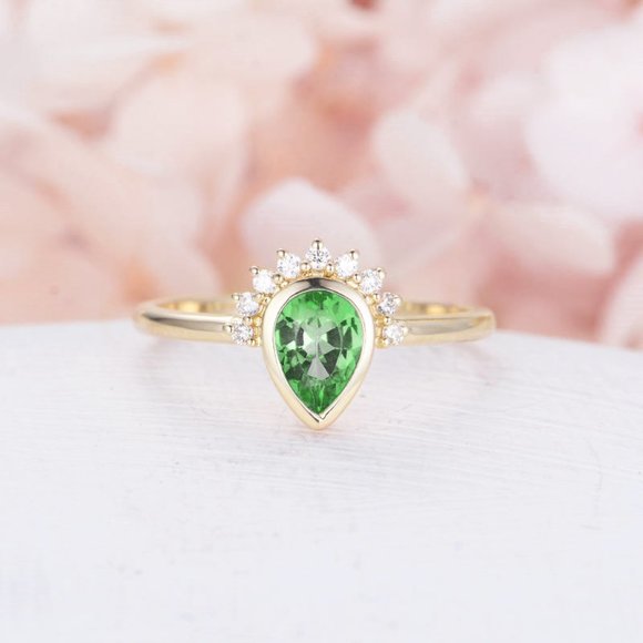 💍 Sweet Thin Beautiful Pear Zircon Crown Lovely Gold Ring for Women, EVGG1350 - Picture 1 of 7